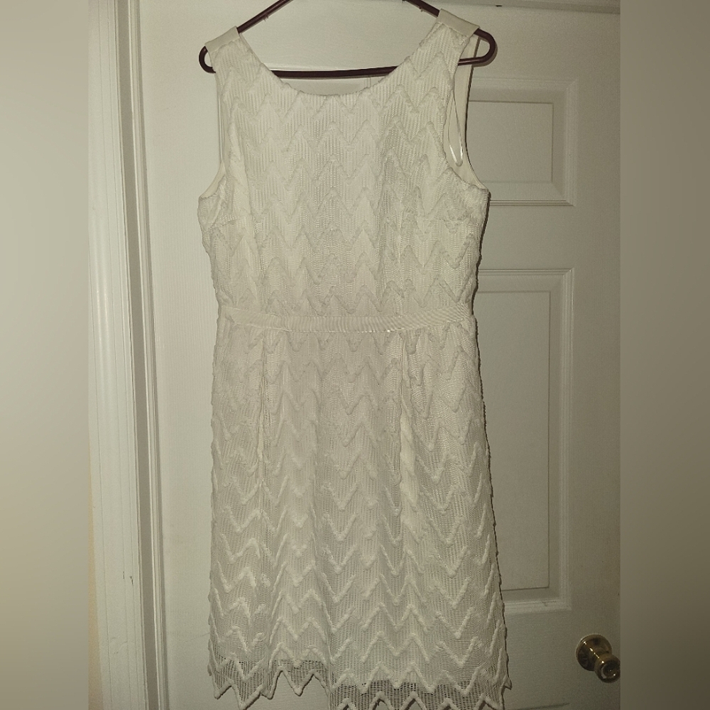 Chic White Sleeveless Midi Dress